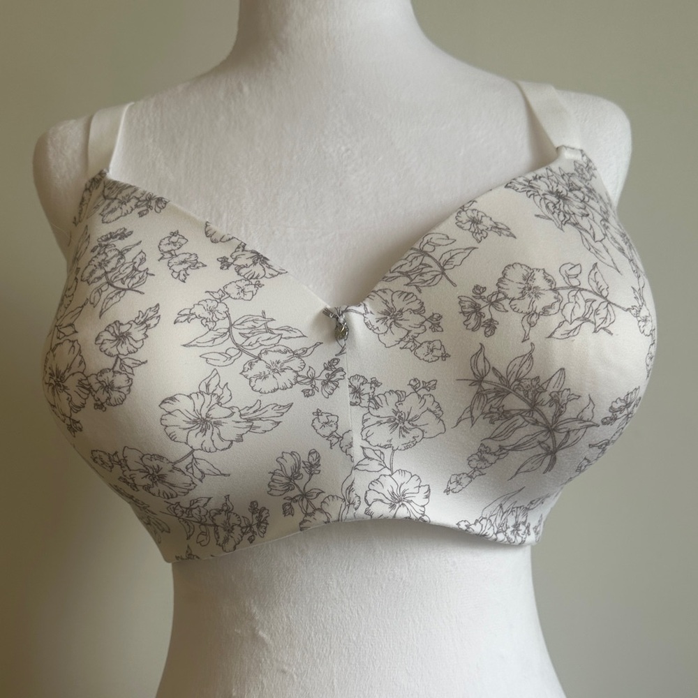 BALI- - Floral Print Bralette in White and Gray with wire 40D